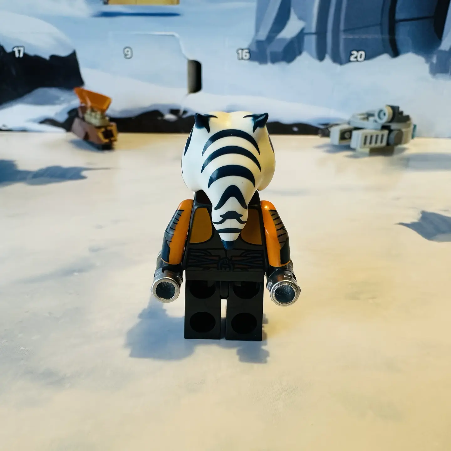 Backside of LEGO minifigure of Ahsoka Tano